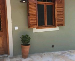 A venda Fizemos portas e janelas de madeira nacional