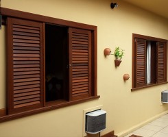 A venda Fizemos portas e janelas de madeira nacional