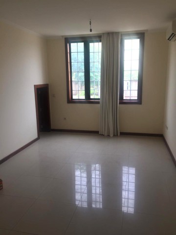 Venda Vende-se vivenda luxuosa T7 - Bairro Popular (Imobiliária myhouse)