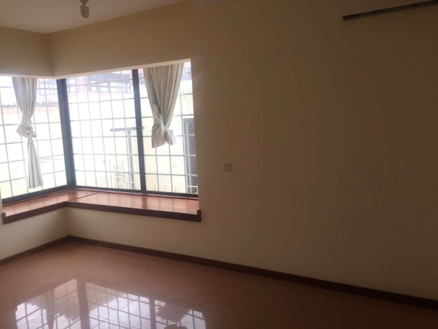 Venda Vende-se vivenda luxuosa T7 - Bairro Popular (Imobiliária myhouse)