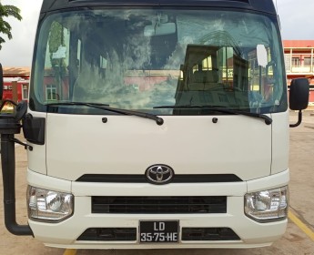 A venda TOYOTA COASTER SUPER LIMPO