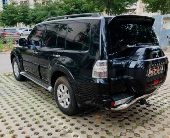 A venda Mitsubishi Pajero semi novo