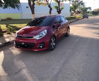 A venda Vende-se este Carro de marca kia Rio