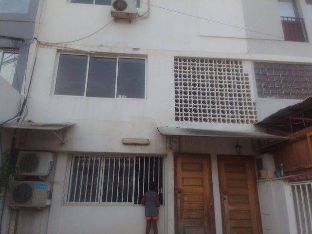 Venda Vivenda T4 no Alvalde