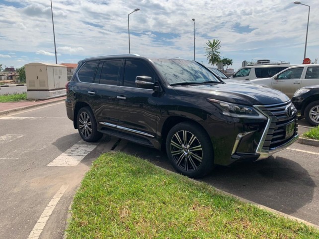 Venda LEXUS L570 novo