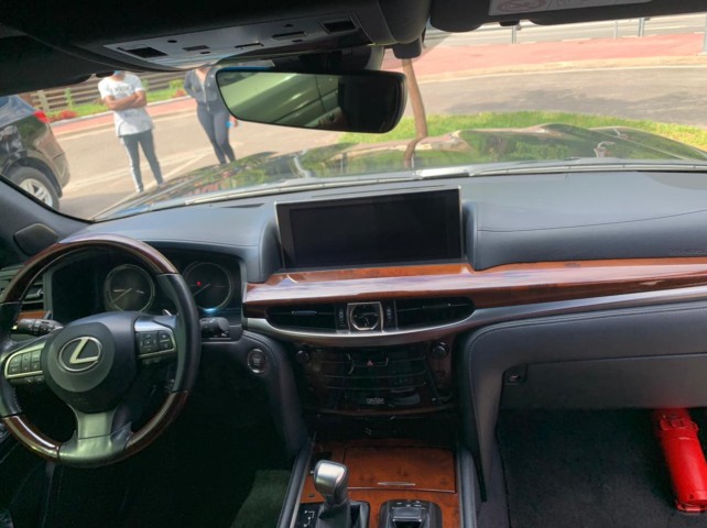 Venda LEXUS L570 novo