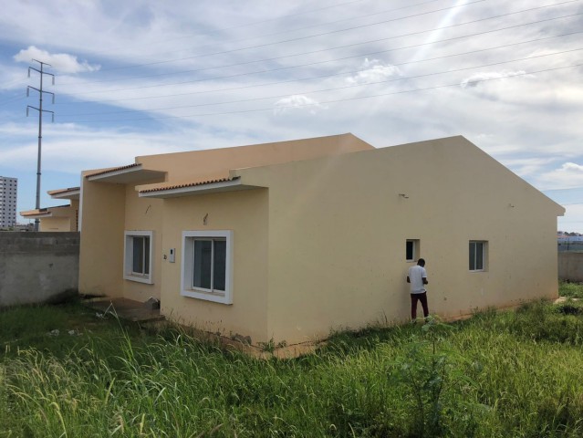 Venda Vende-se esta vivenda t3 no codomínio Benvindo