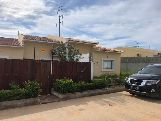Venda Vende-se esta vivenda t3 no codomínio Benvindo