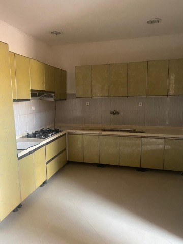 Venda Vende-se esta vivenda t3 no zango 3 rua 6