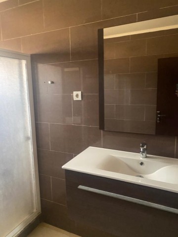 Venda Vende-se esta vivenda t3 no zango 3 rua 6