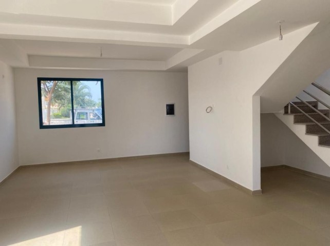 Venda Vende-se esta vivenda V3 no codomínio Porcelana em Viana