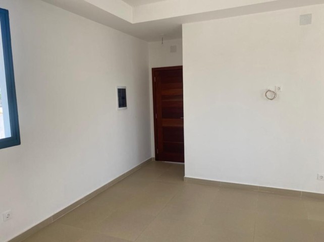 Venda Vende-se esta vivenda V3 no codomínio Porcelana em Viana