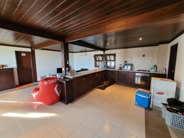 Venda Vende-se esta super vivenda no Mussulo v3 na primeira linha