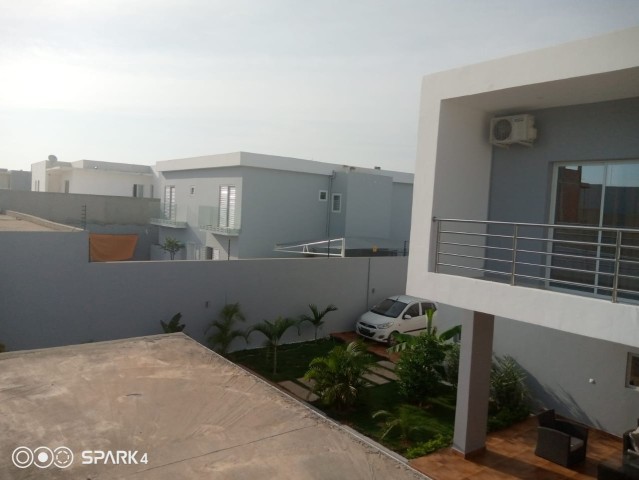 Venda Vende-se vivenda t4+1 patriota