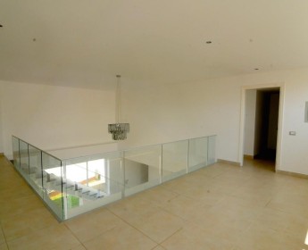 A venda VIVENDA NO CONDOMINIO PALMEIRAS EM TALATONA
