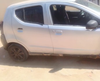 A venda Suzuki Celeiro queimou a placa.