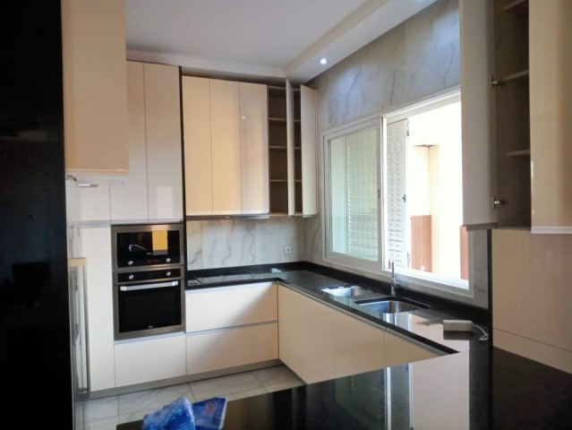 Venda Arrenda-se Apartamento T5 duplex mobilado - Talatona