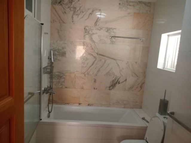Venda Arrenda-se Apartamento T5 duplex mobilado - Talatona
