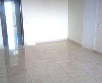 A venda Arrenda-se Apartamento T1 - Vila Lice