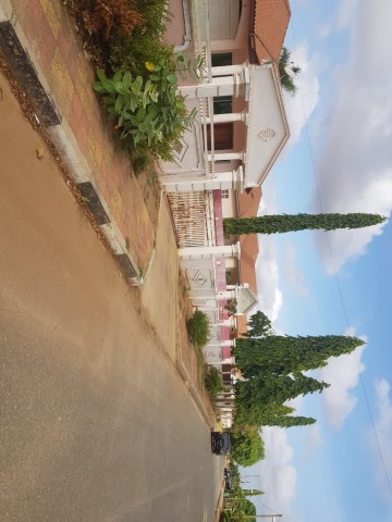 Venda Vende-se esta vivenda T4 no codomínio Vila Florescer no camama