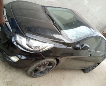 A venda Hyundai Accent 1.6