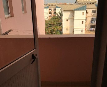 A venda Vende se Apartamento T 3 Nova Vida