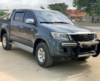 A venda Toyota Hilux automático limpo limpo