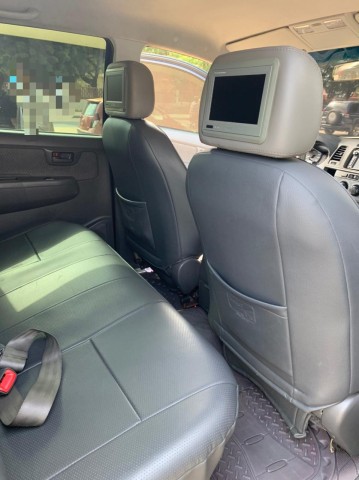 Venda Toyota Hilux automático limpo limpo