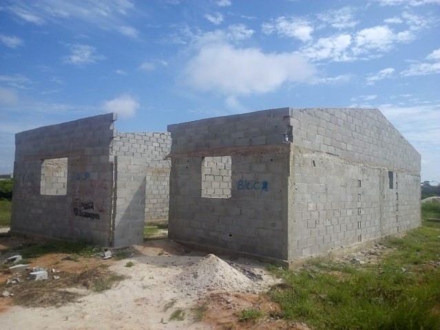 Venda Casa t3 inacabada
