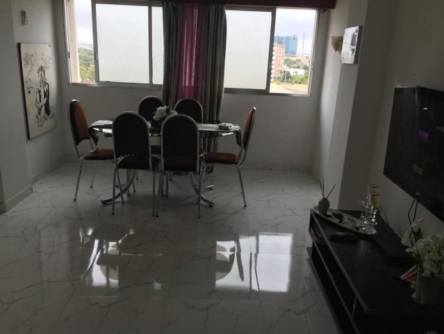 Venda Apartamento T3, perto ao 1 de maio