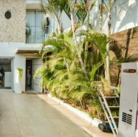 Venda Vivenda T4 com piscina no centro da cidade
