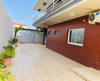 A venda Vende-se esta super vivenda de frente do Diskontão nova vida