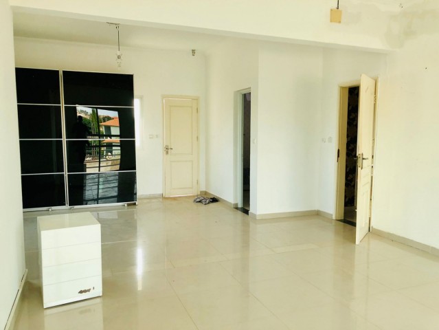 Venda Vende-se esta super vivenda de frente do Diskontão nova vida