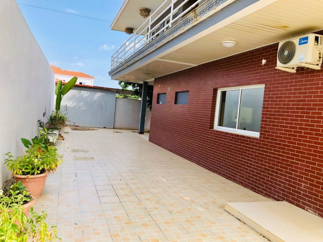 Venda Vende-se esta super vivenda de frente do Diskontão nova vida