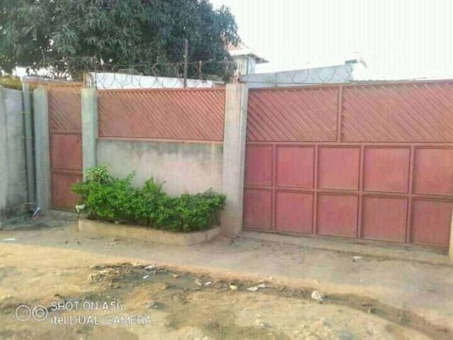 Venda Vende-se esta casa no Top do camama