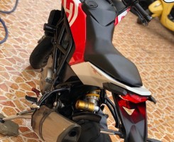 A venda Husqrvana nuda 900R