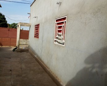 A venda VENDE-SE UMA CASA T3