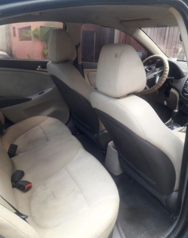 Venda Hyundai Accent Black