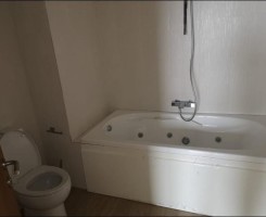 A venda APARTAMENTO NO PREDIO NOVO BEM BARATINHO