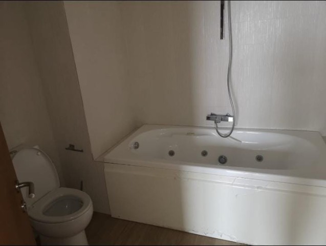 Venda APARTAMENTO NO PREDIO NOVO BEM BARATINHO