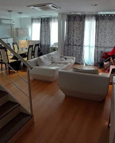 ARRENDA-SE: Apartamento T2 duplex, no Belas Business Park, com mobília.