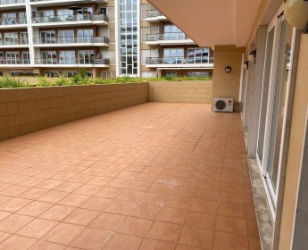 A venda À VENDA: Imponente apartamento em Talatona, T3 vasto, no Condomínio Cr...