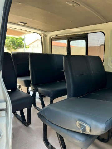Venda TOYOTA HIACE