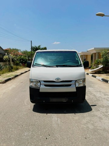 Venda TOYOTA HIACE