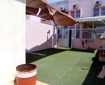 A venda Arrenda-Se Vivenda T3+1 - Ingombota