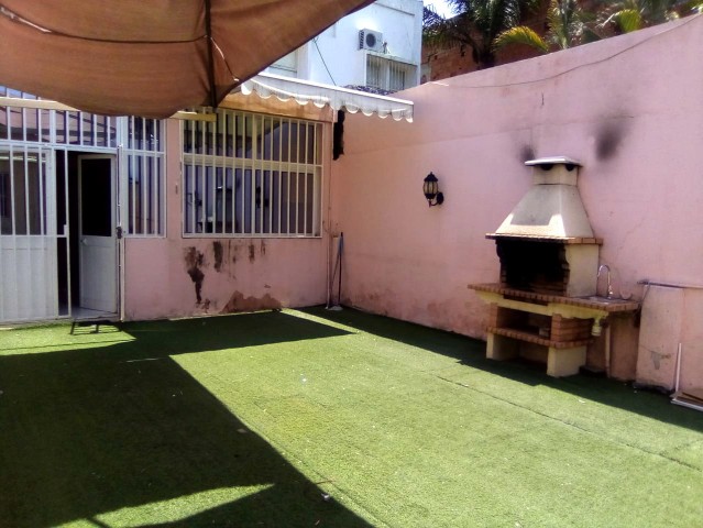 Venda Arrenda-Se Vivenda T3+1 - Ingombota
