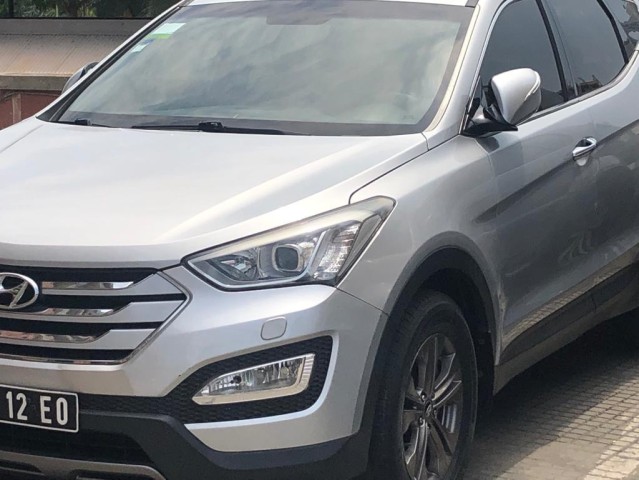 Venda Hyundai Santa Fé como novo. 38.000 km
