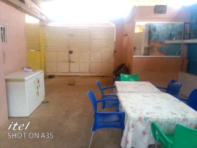 Venda Vende-se está residência