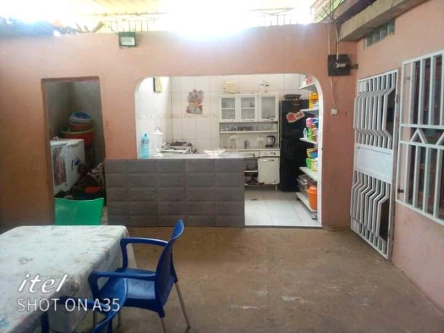 Venda Vende-se está residência
