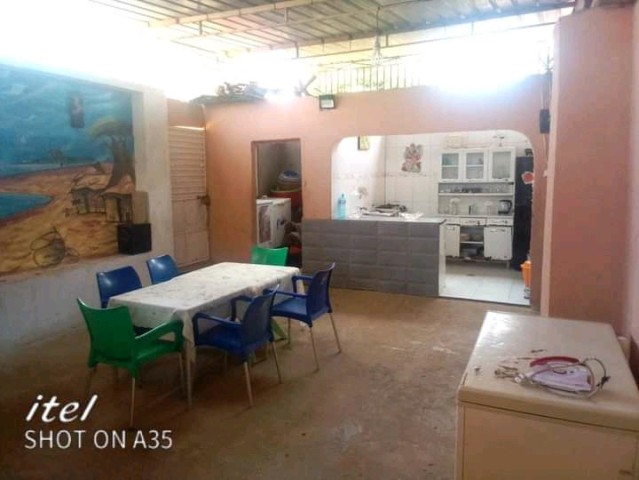 Venda Vende-se está residência